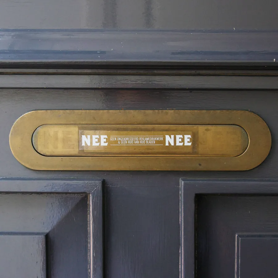 Merchandise, eigen werk Pankra: brievenbussticker NEE NEE