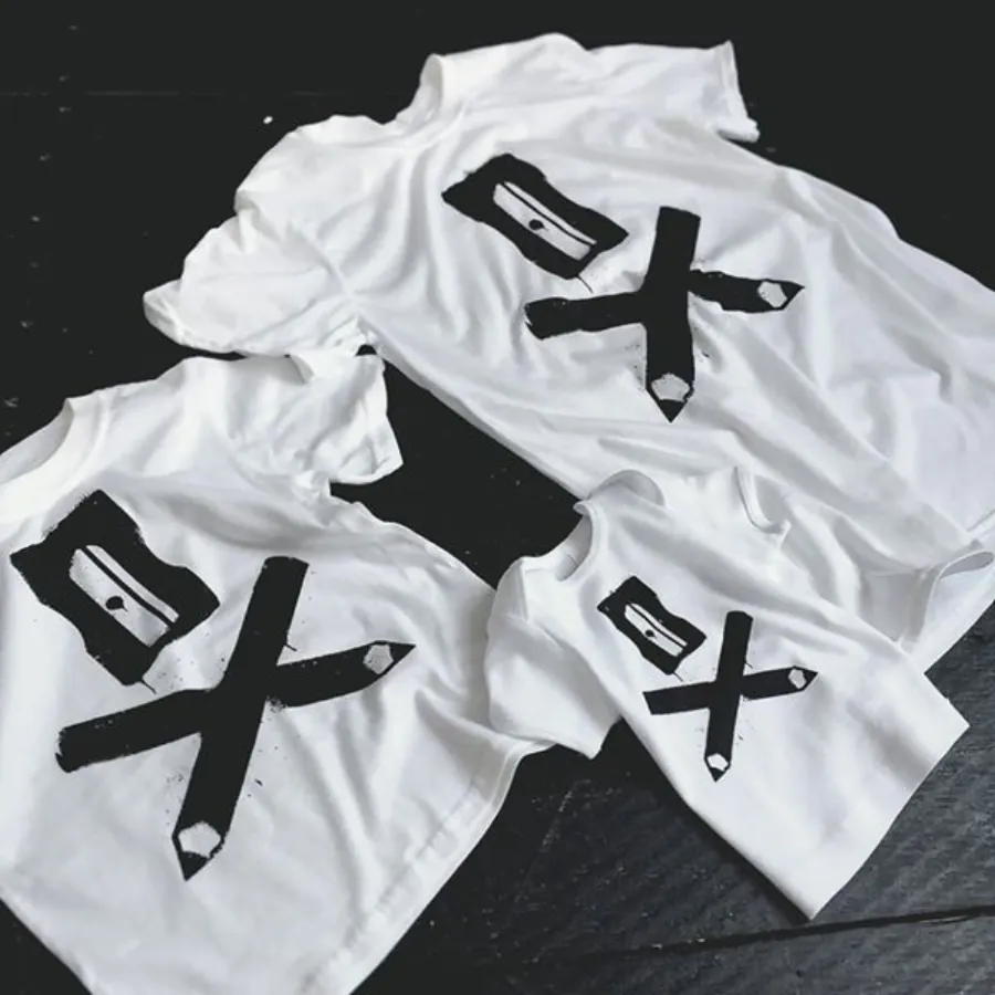 Merchandise, eigen werk Pankra: pencil skull T-shirt